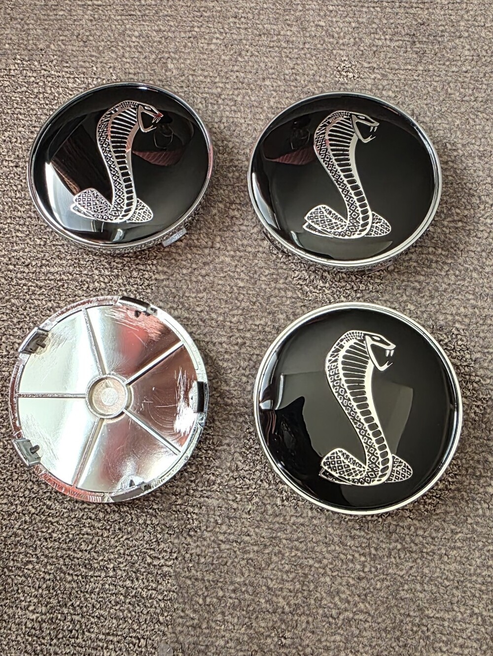 New Set Of Shelby cobra 68mm rim center caps
